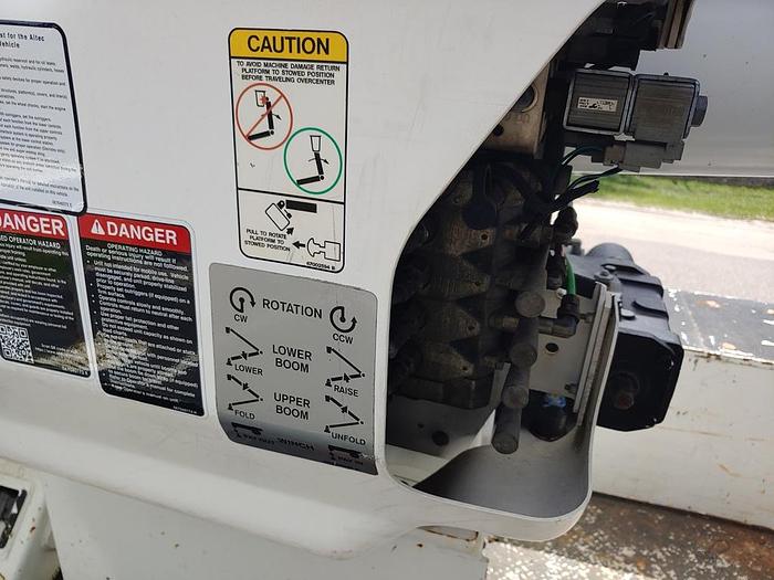 Used Altec AM55-MH, Over-Center Material Handling Bucket Truck rear mounted on 2017 Freightliner M2 106 - PF3147