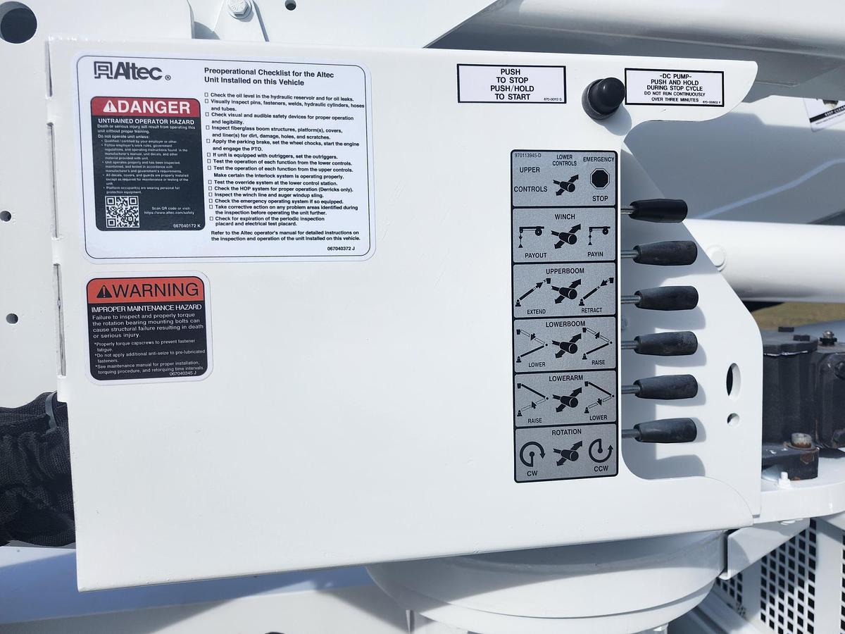 Used Altec AT41M Bucket Boom on 2019 Ford F550 4x4 Crew-Cab Bucket Truck - 96965