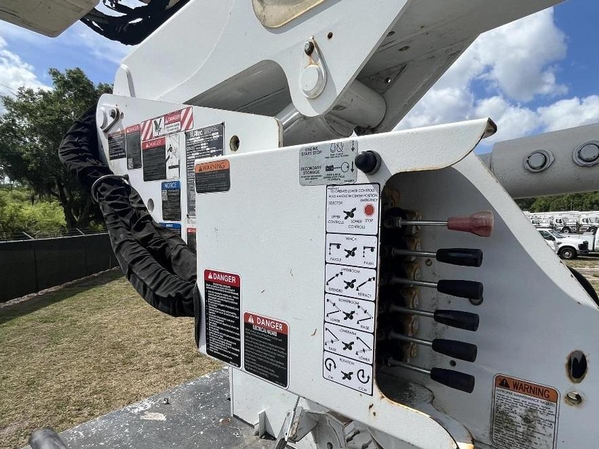 Used 2019 Altec AT48M Bucket Boom on a 2019 Ford F550 4x4 Regular Cab Utility Truck - 15672