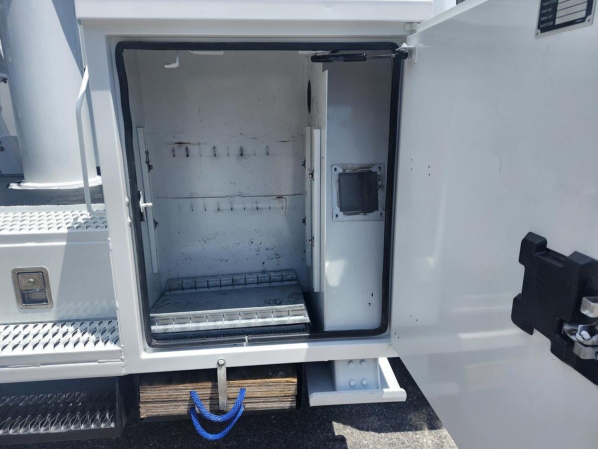 Used 2019 Altec AT48M Bucket Boom on a 2019 Ford F550 4x4 Regular Cab Utility Truck - 15672