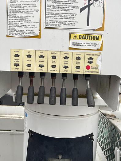 Used Versalift VST40I on 2012 Ford F550 Reg Cab Utility - M14603