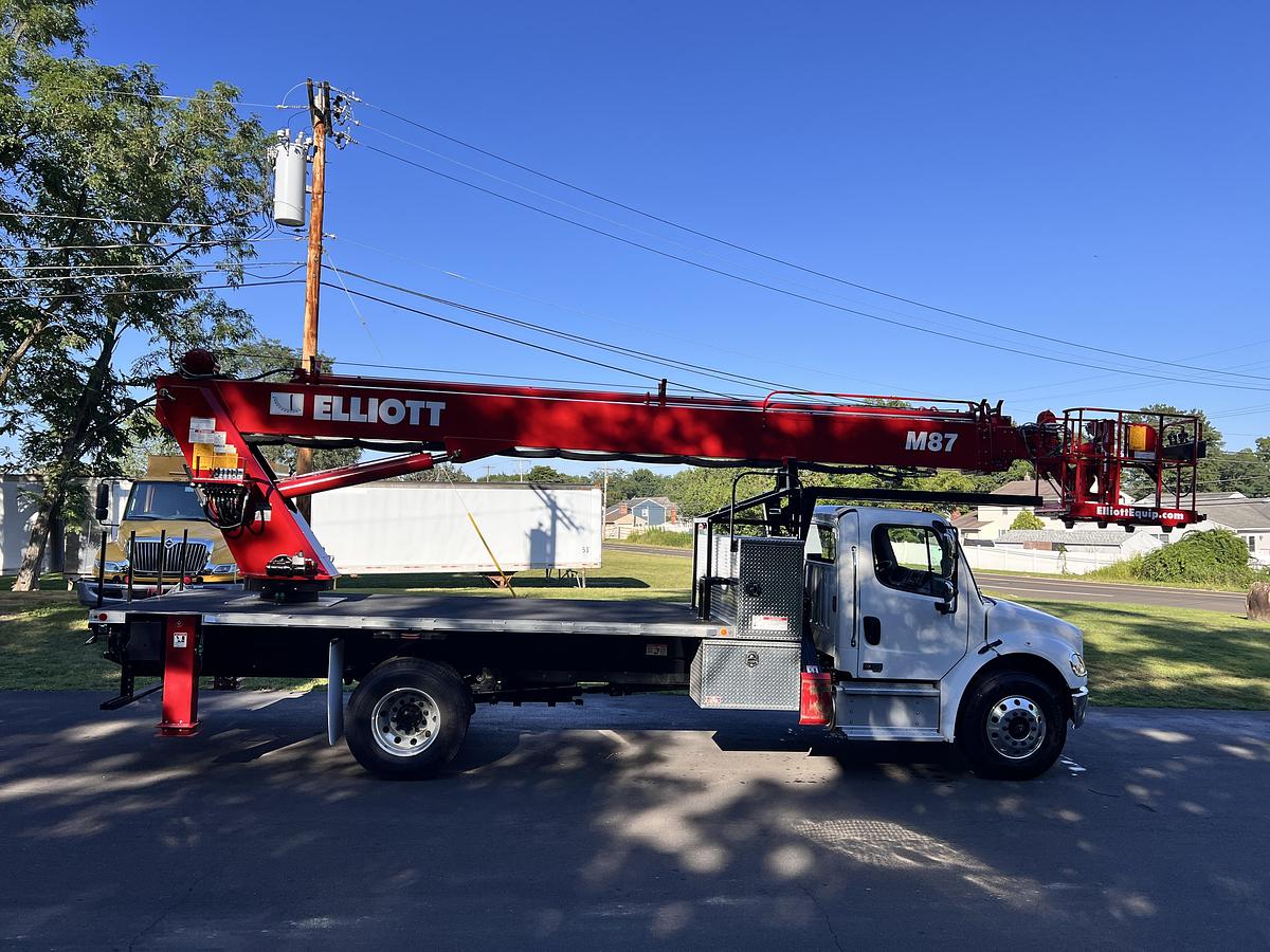 NEW Elliott M87 Sign Crane on a 2025 Freightliner M2106 Reg Cab Flatbed Truck - RE9085