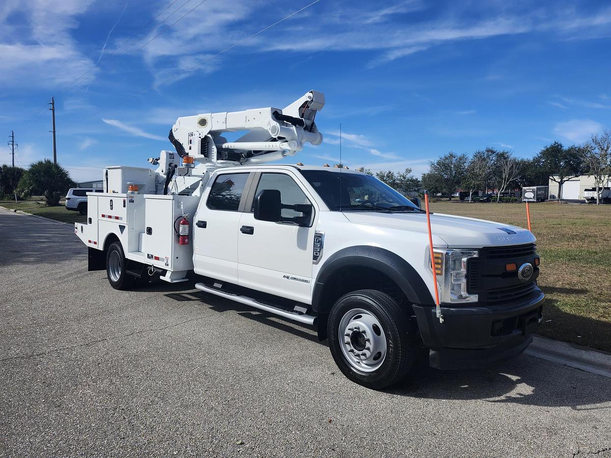 Used Altec AT41M Bucket Boom on 2019 Ford F550 4x4 Crew-Cab Bucket Truck - 96965