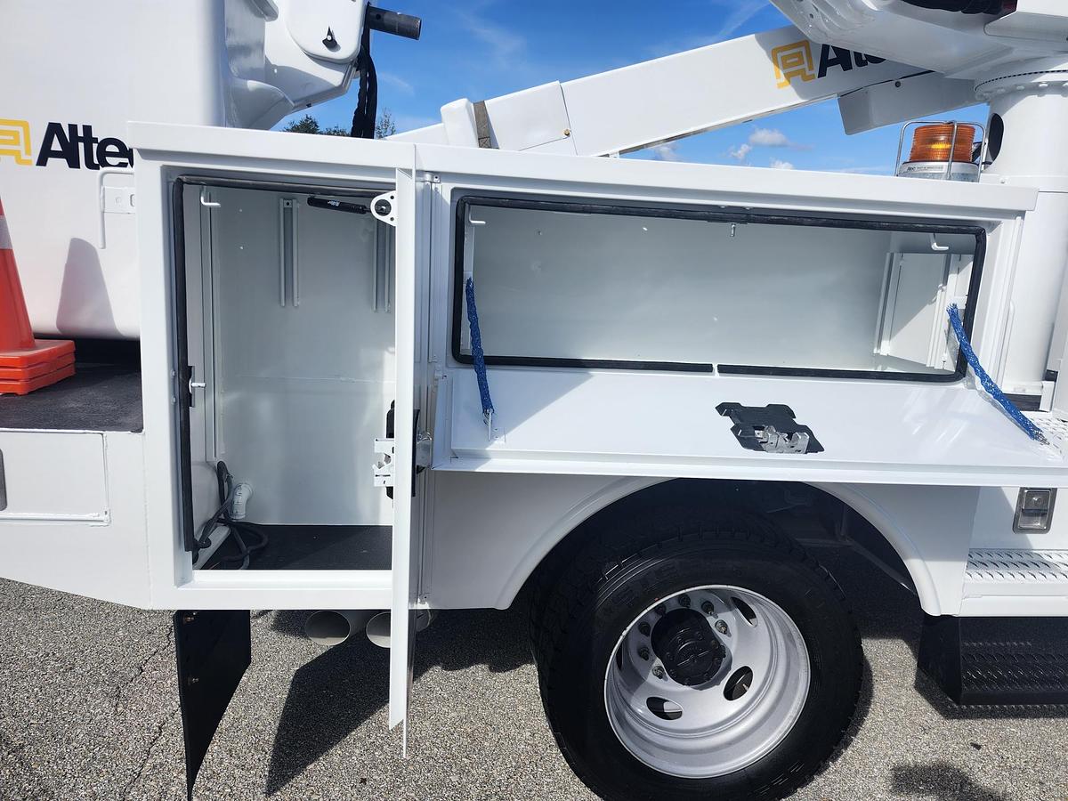 Used Altec AT41M Bucket Boom on 2019 Ford F550 4x4 Crew-Cab Bucket Truck - 96965
