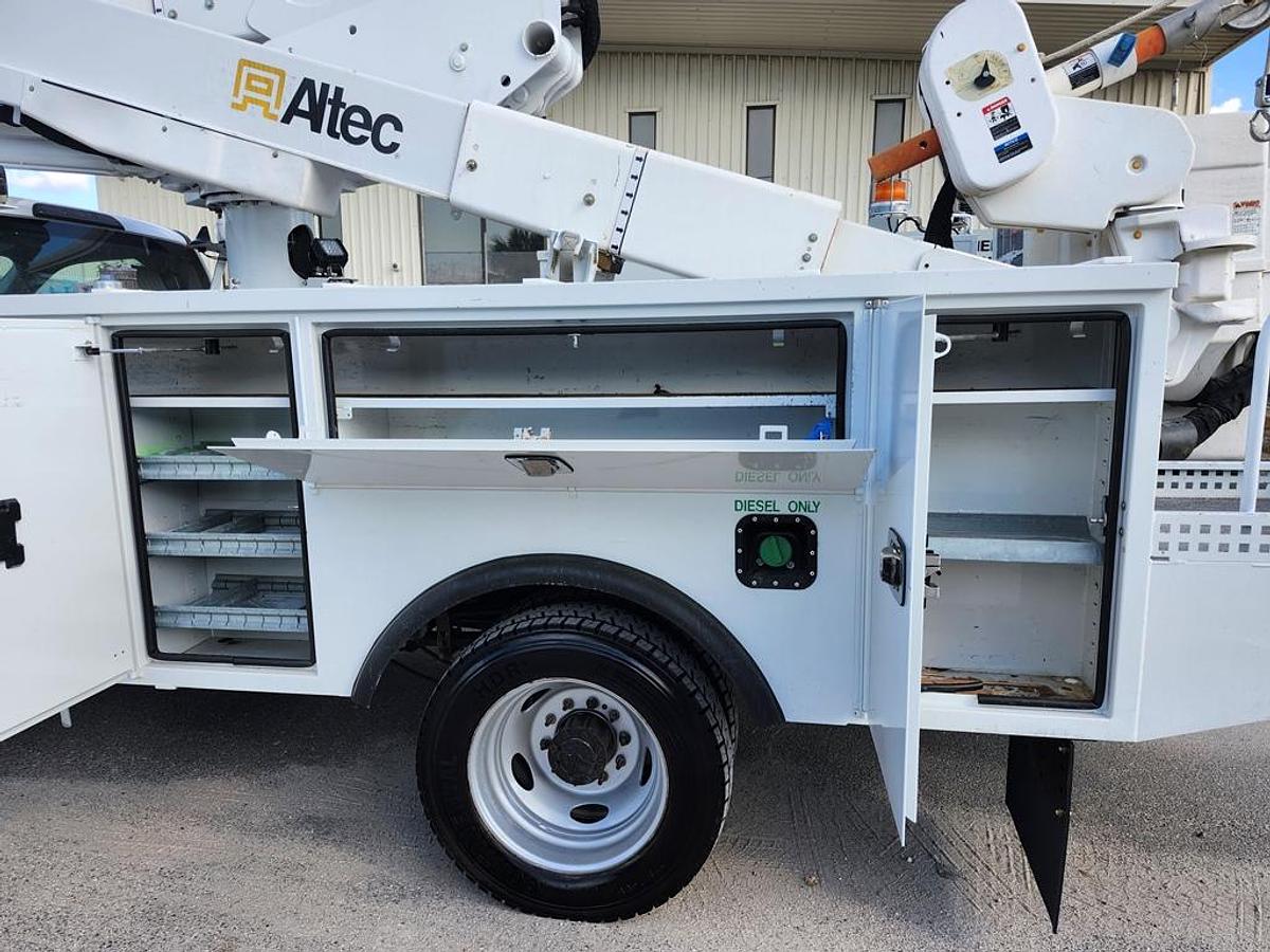 Used Altec AT41M Bucket Boom on 2019 Ford F550 4x4 Reg Cab Utility Truck - 88481