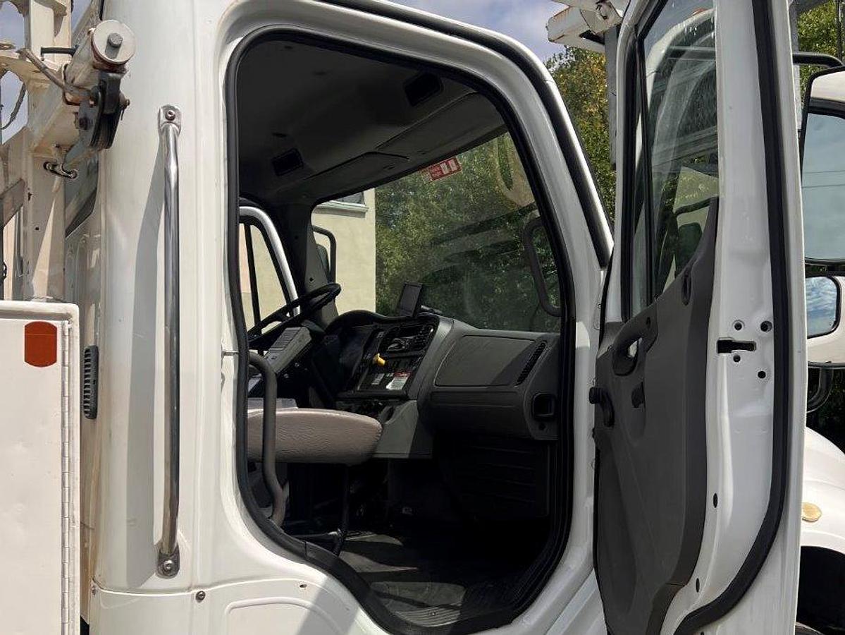 Used Posi+ 800-40 Cable Placer on 2019 Freightliner M2-106 Non-CDL - RH8547