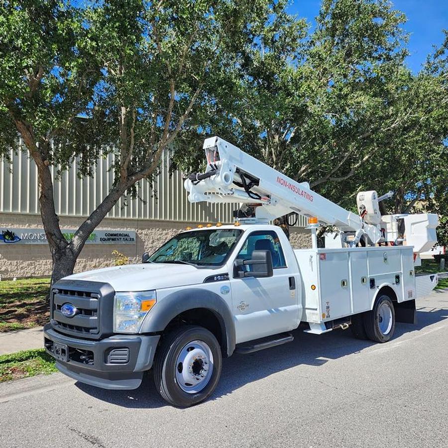 Used Altec AT40S Sign Boom on 2015 Ford F550 Utility Truck - 72707
