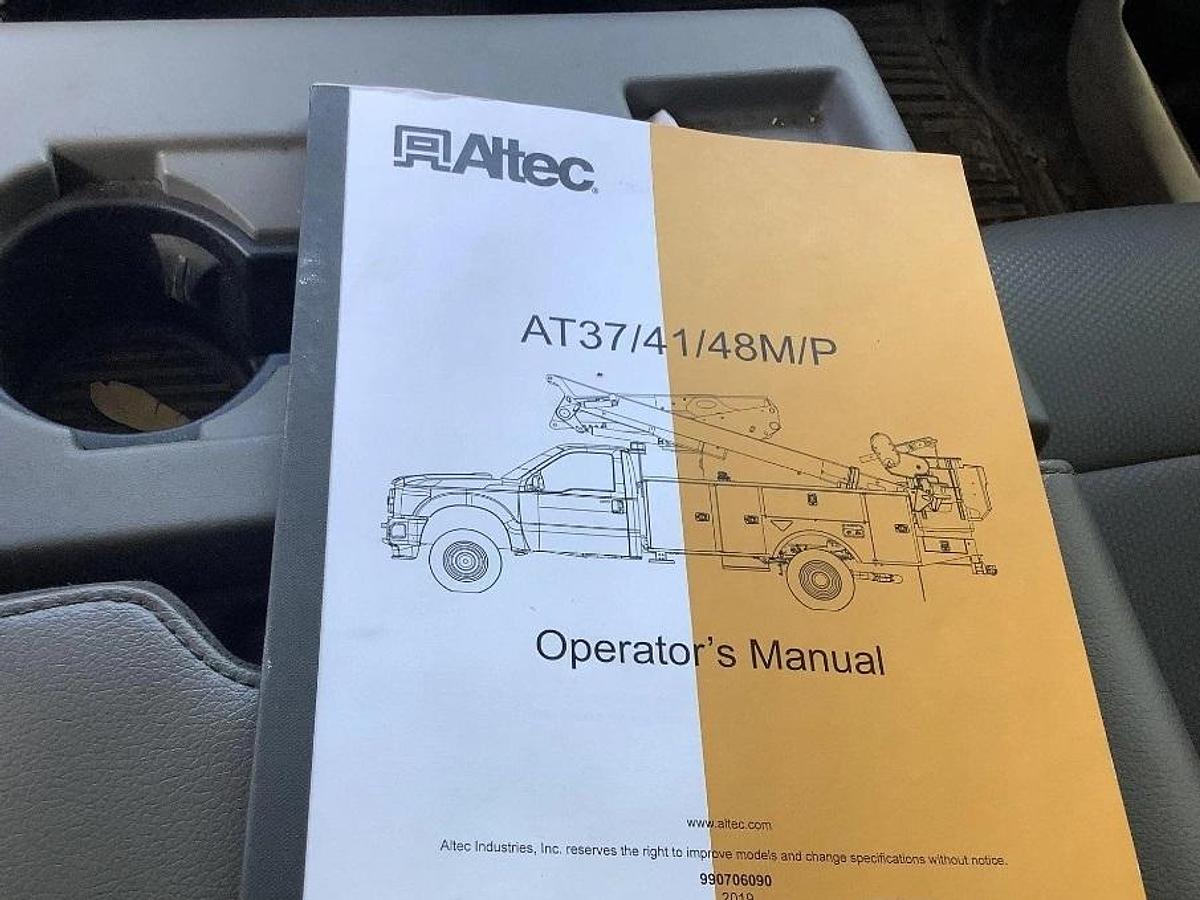 Used Altec AT41M Bucket Boom on 2019 Ford F550 4x4 Reg Cab Service Truck - 15762