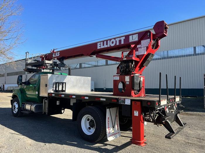 Used Elliott L55R Sign Crane on 2019 International 4300 Reg Cab Flatbed Truck - M97257