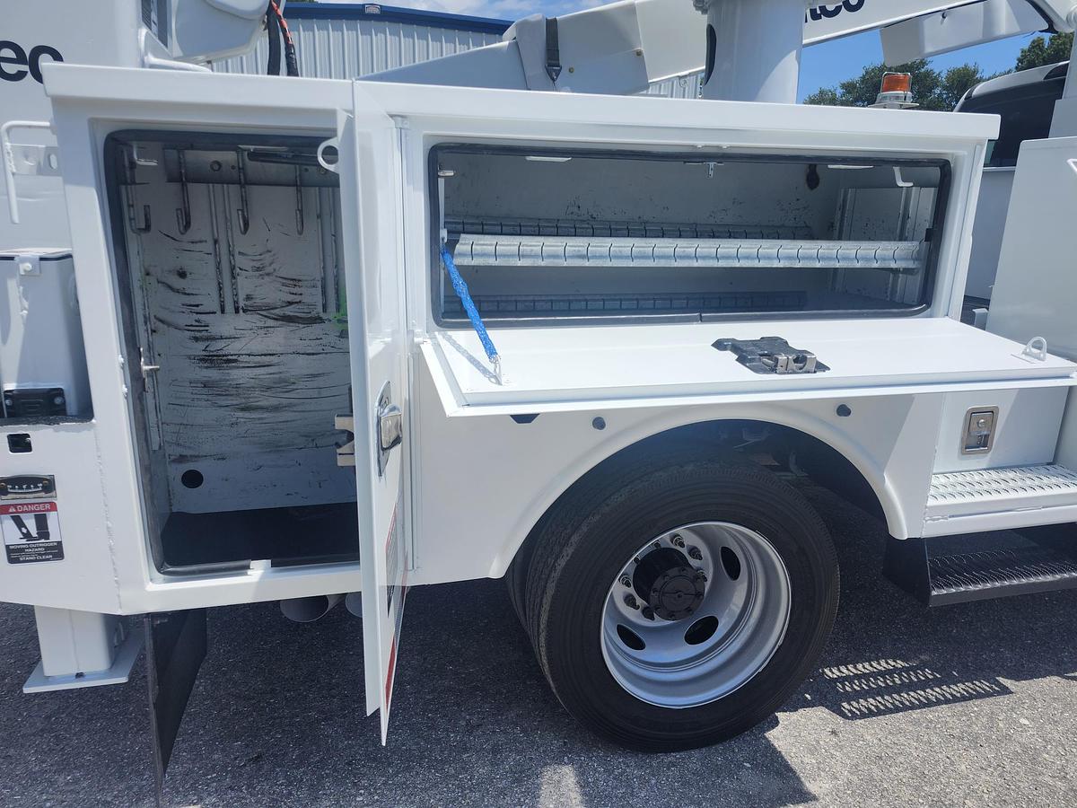 Used 2019 Altec AT48M Bucket Boom on a 2019 Ford F550 4x4 Regular Cab Utility Truck - 15672