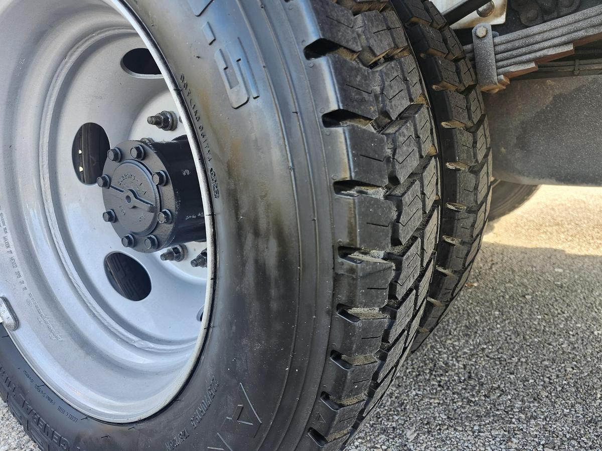 Used Altec AT41M Bucket Boom on 2019 Ford F550 4x4 Crew-Cab Bucket Truck - 96965