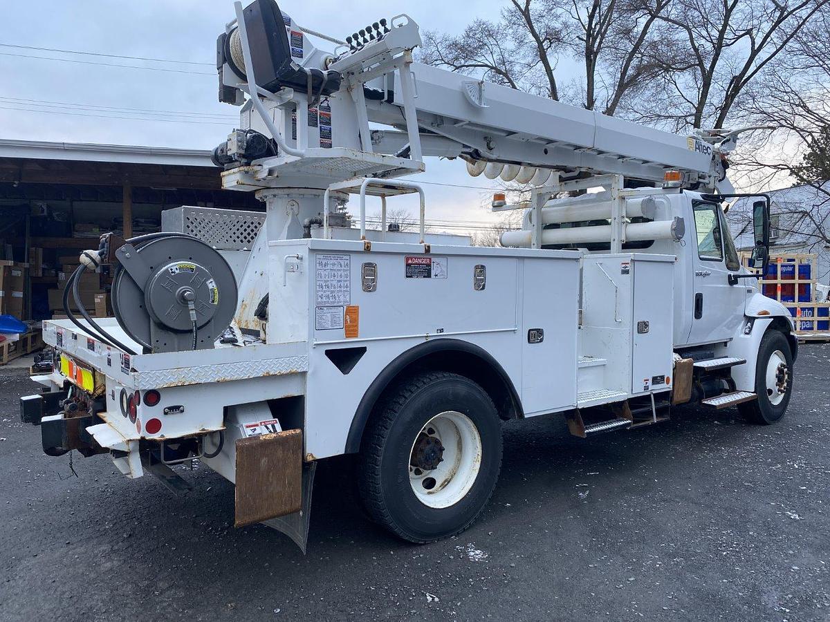 Used Altec DC47-TR Digger Derrick on 2014 International 4300 Reg Cab Utility Truck - R80826