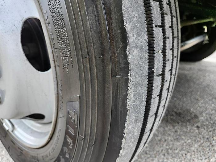 Used Altec AT40-MH Bucket Boom on 2015 Ford F550 Regular Cab Utility Truck - H21805