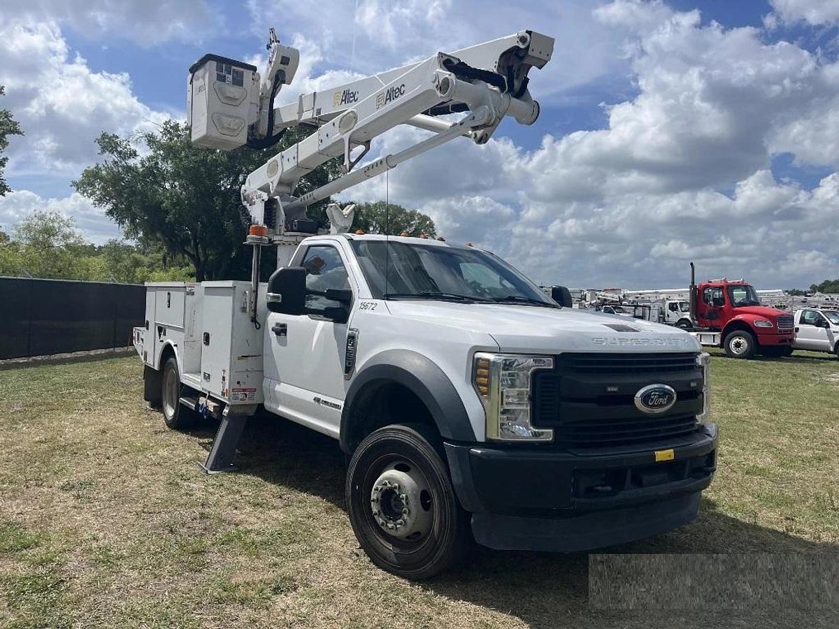 Used 2019 Altec AT48M Bucket Boom on a 2019 Ford F550 4x4 Regular Cab Utility Truck - 15672