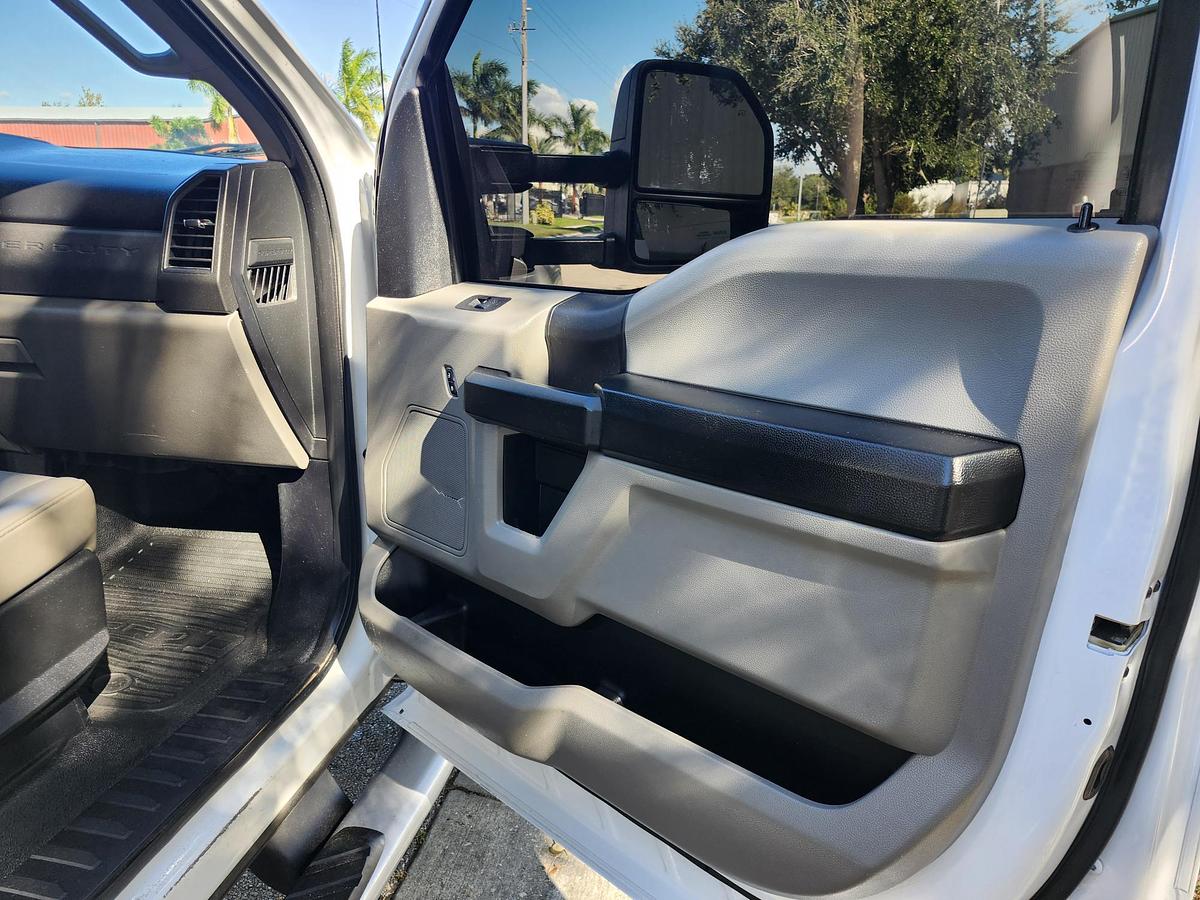 Used Altec AT41M Bucket Boom on 2019 Ford F550 4x4 Reg Cab Service Truck - 15762