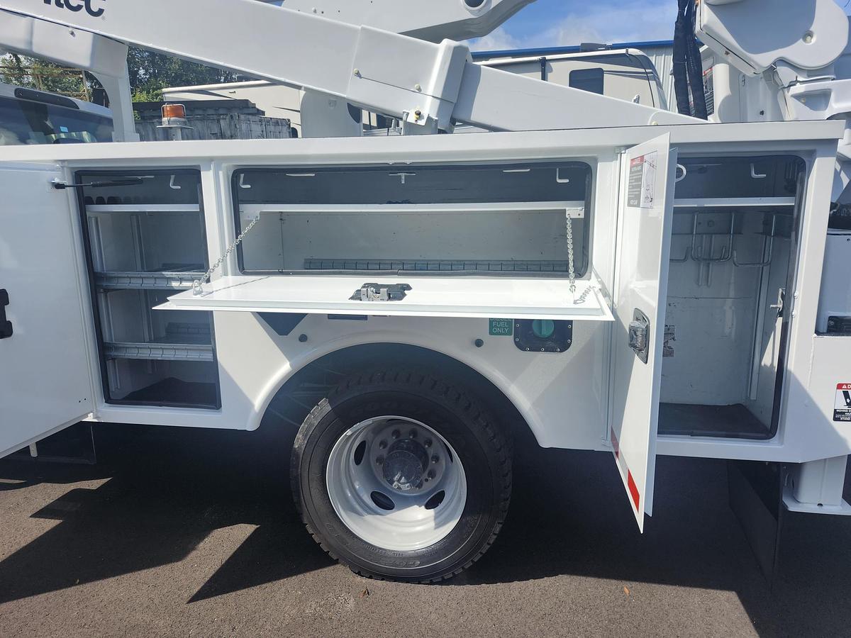 Used 2019 Altec AT48M Bucket Boom on a 2019 Ford F550 4x4 Regular Cab Utility Truck - P10412