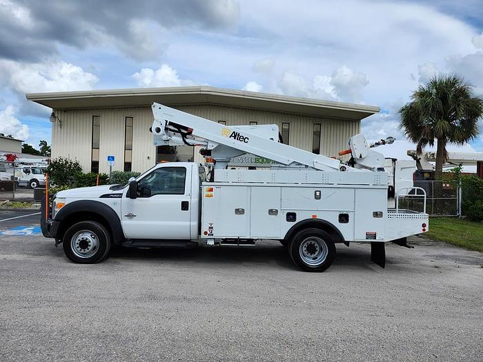 Used Altec AT40-MH Bucket Boom on 2015 Ford F550 Regular Cab Utility Truck - H21805