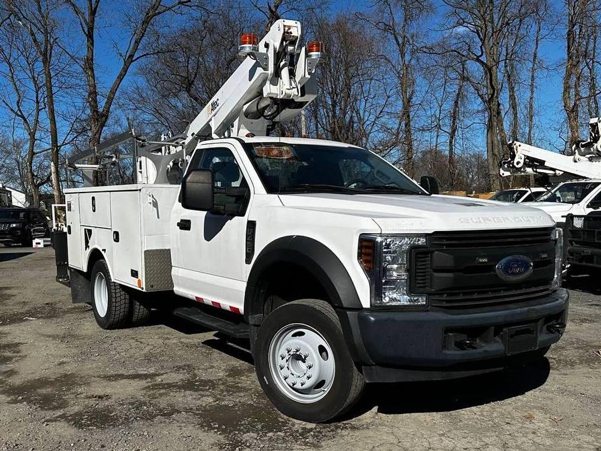 Used Altec AT200A Bucket Boom on 2018 Ford F450 Reg Cab Utility Truck - R03369