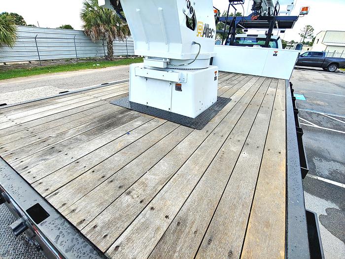 Used Altec LS63 Sign Crane on 2012 Ford F750 Reg Cab Flatbed Truck - 	66987