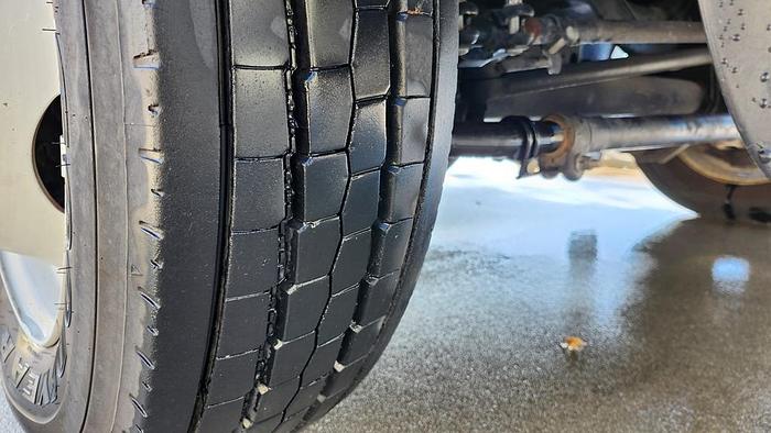 Used Altec AT40S Bucket Boom on 2016 Ford F550 Reg Cab Utility Truck - 72785