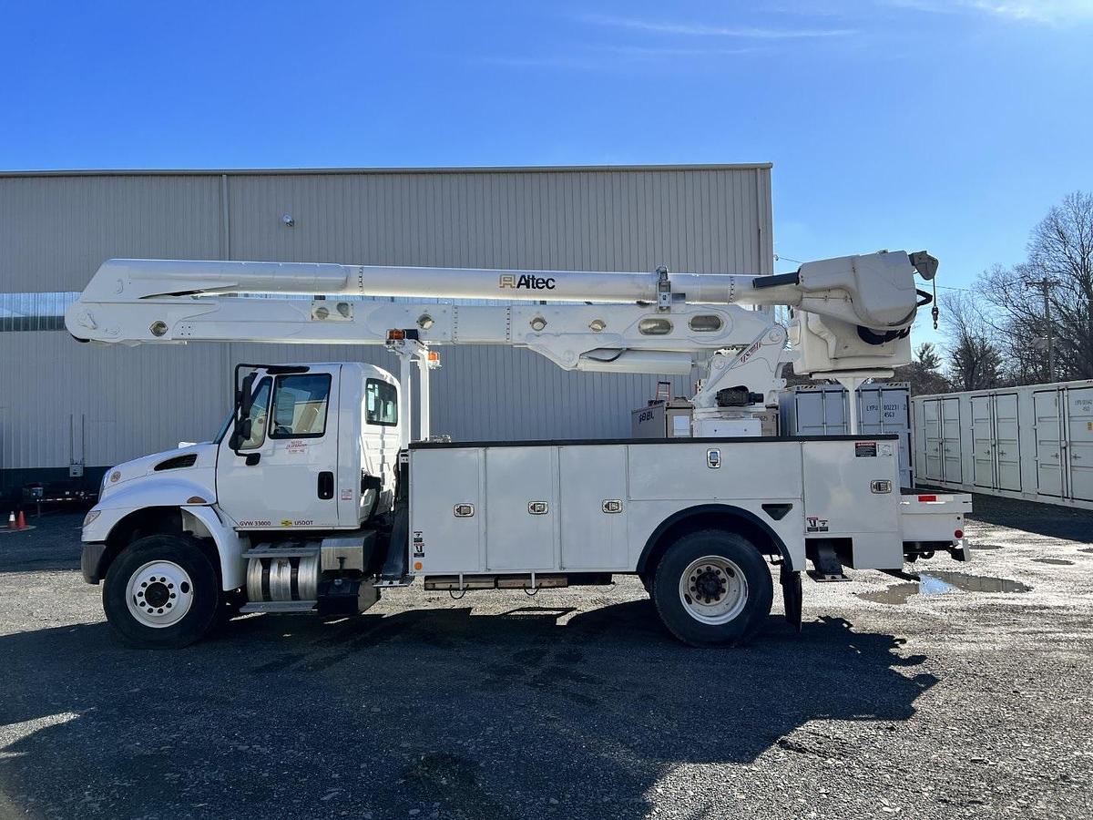 Used Altec AA55-MH Bucket Boom on 2018 International 4300 Reg Cab Utility Truck - R11468