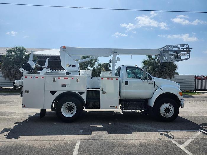Used Altec AT40P Cable Placer on 2015 Ford F-750 XL Non-CDL Reg Cab Utility Truck - 75335
