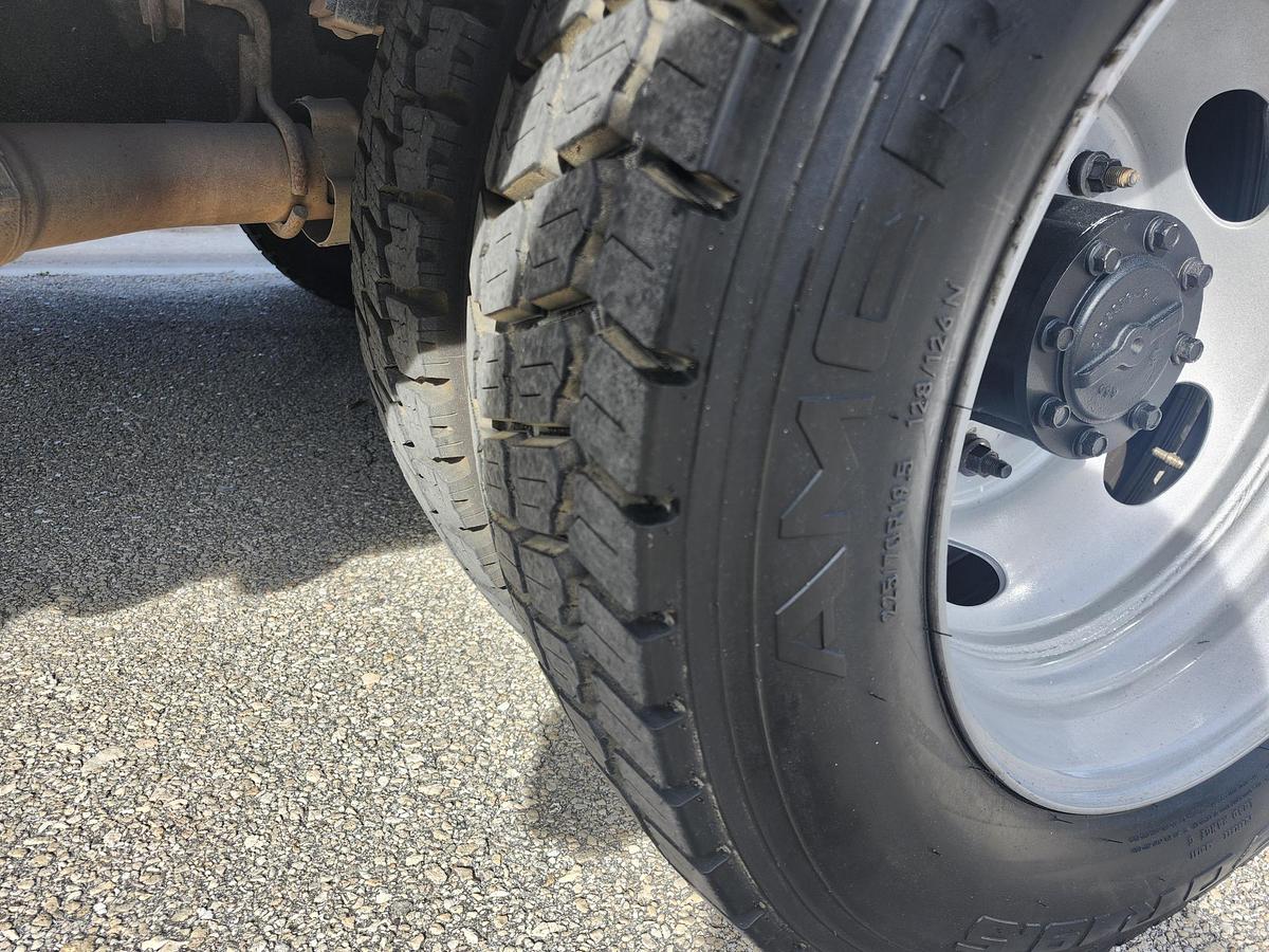 Used Altec AT41M Bucket Boom on 2019 Ford F550 4x4 Crew-Cab Bucket Truck - 96965