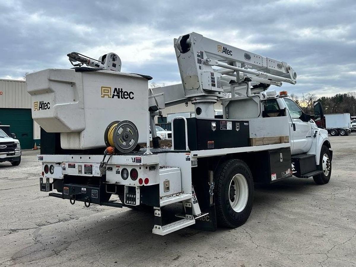 Used Altec TA55 Bucket Boom on 2023 Fored F750 4x2 Reg Cab Flat Bed Truck - R12219