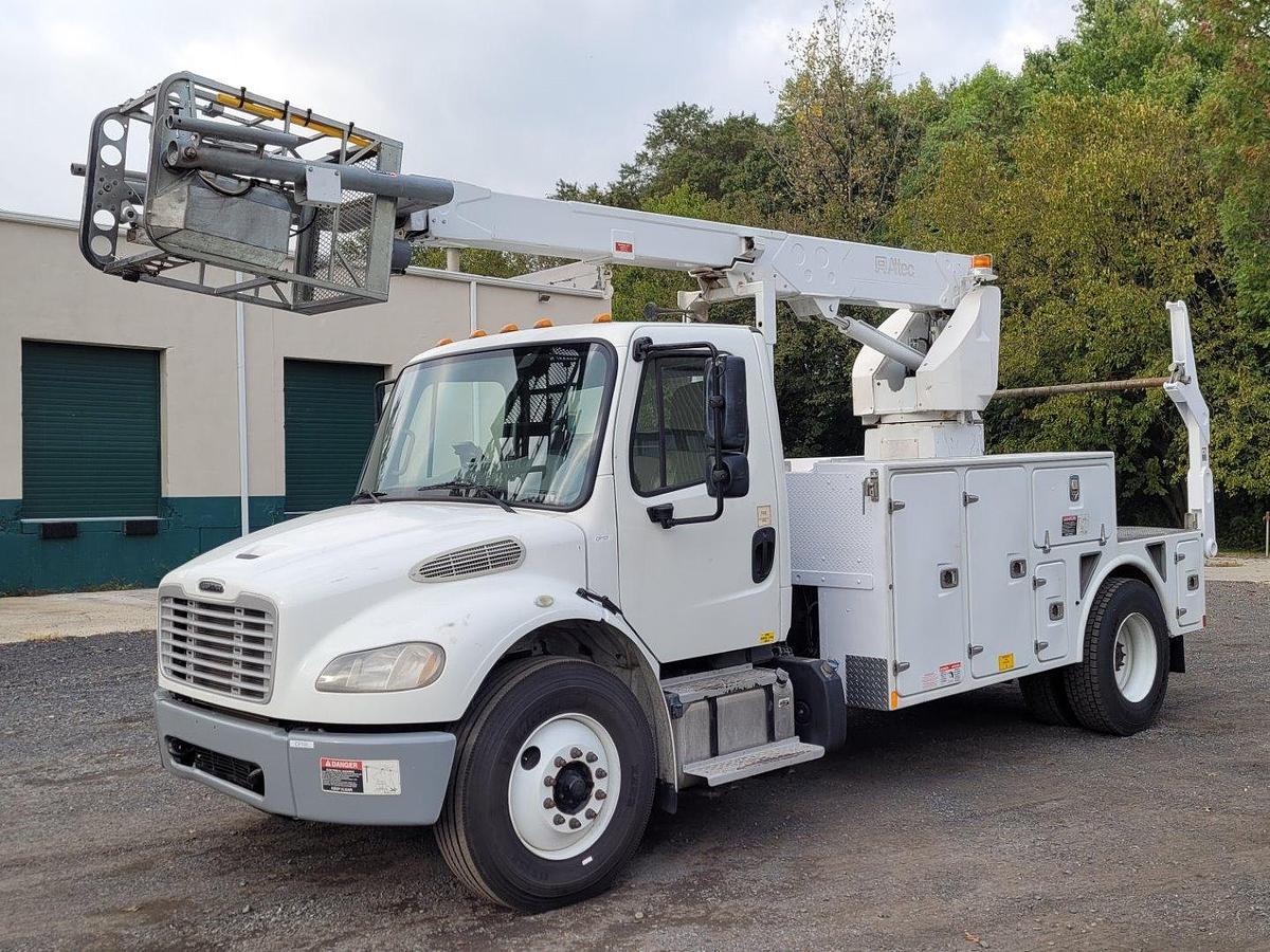 Used Altec T40P Cable Placer on 2017 Freightliner M2-106 Reg cab Utility Truck - RZ7947