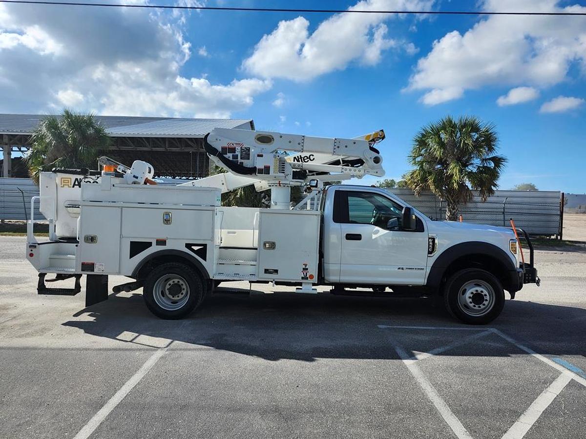 Used Altec AT41M Bucket Boom on 2019 Ford F550 4x4 Reg Cab Utility Truck - 88481