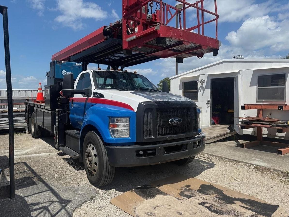 Used Altec LS63 Sign Crane on 2012 Ford F750 Reg Cab Flatbed Truck - 66987