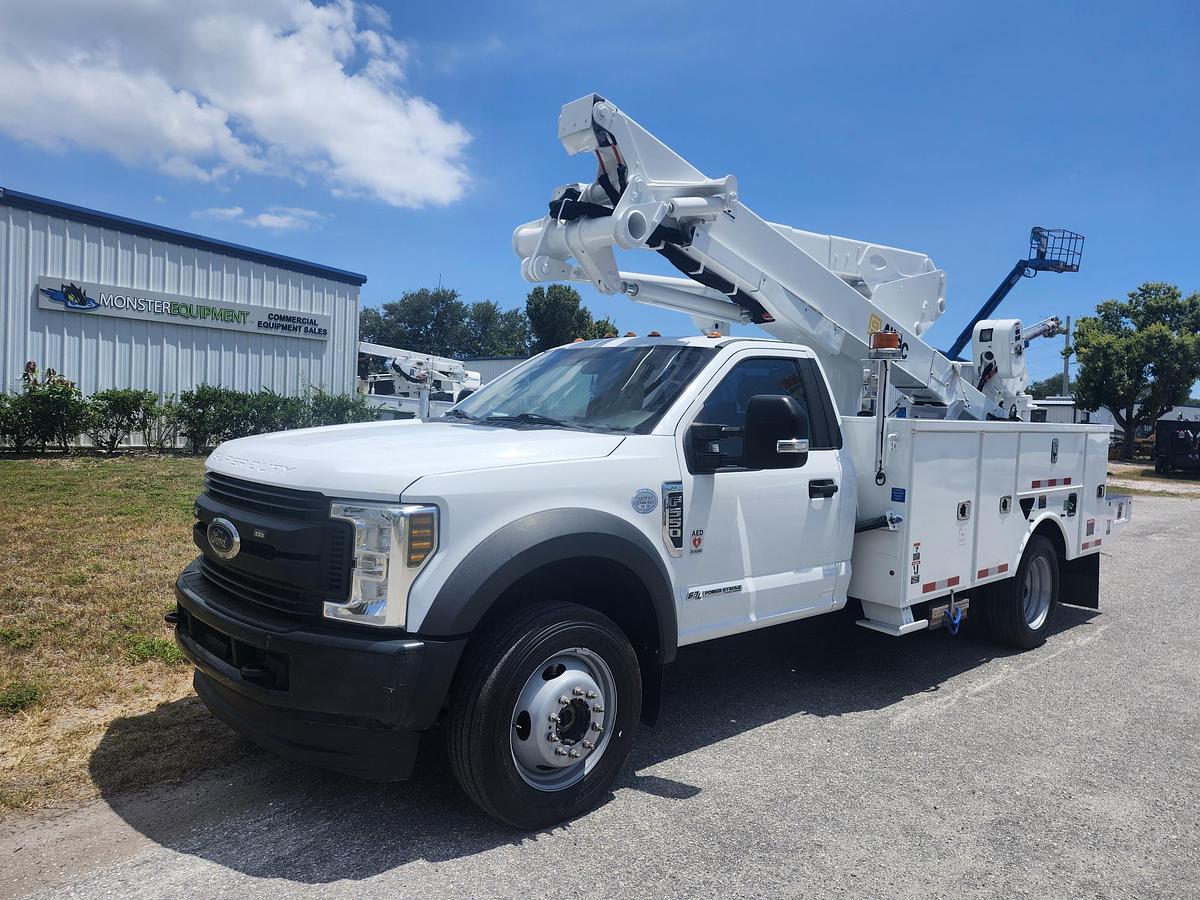 Used 2019 Altec AT48M Bucket Boom on a 2019 Ford F550 4x4 Regular Cab Utility Truck - 15672