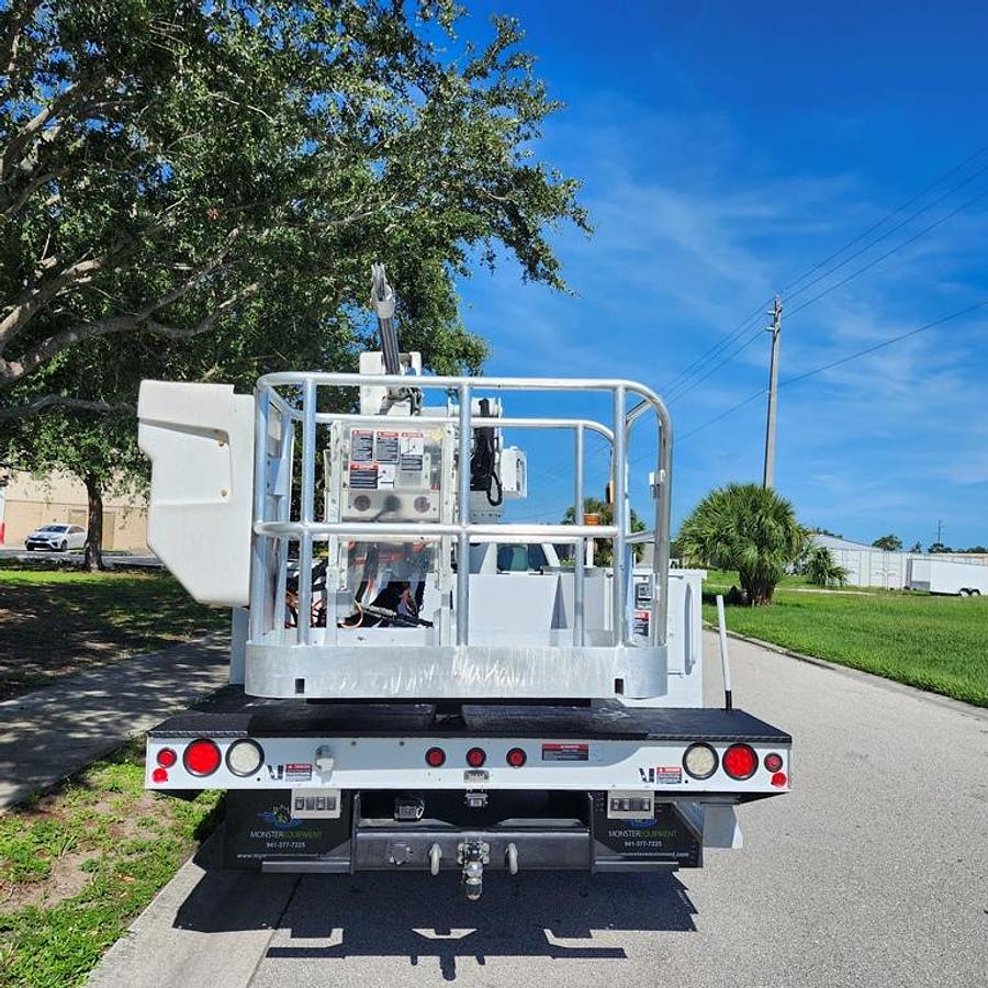 Used Altec AT40S Sign Boom on 2015 Ford F550 Utility Truck - 72707