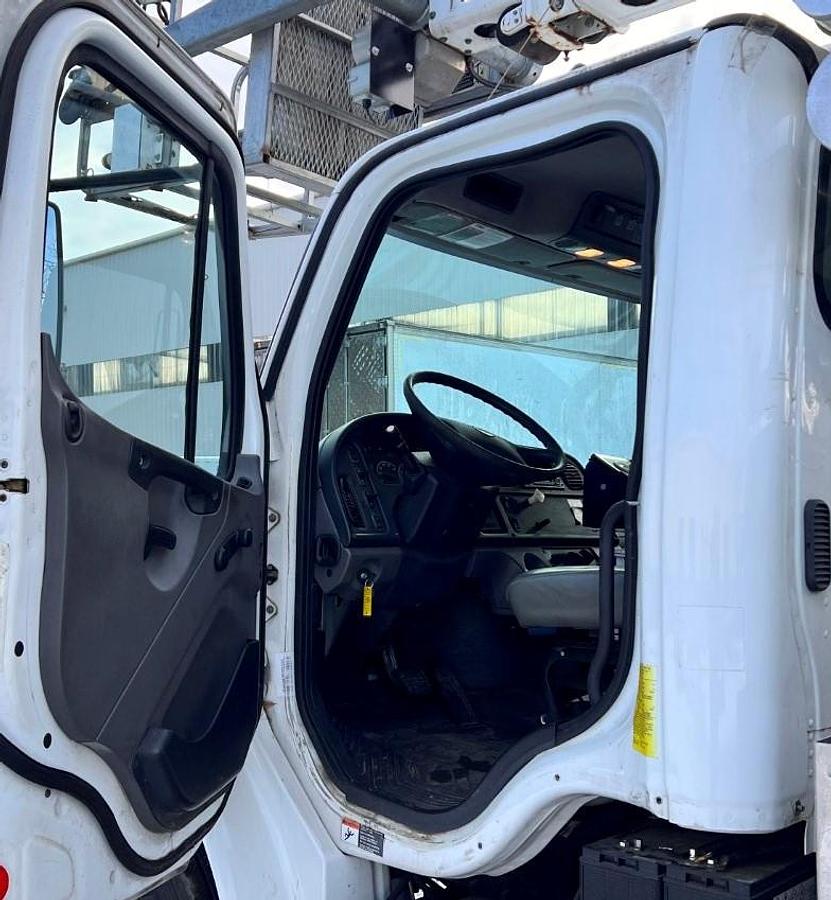 Used Altec AT40C Cable Placer on 2014 Freightliner M2-106 Reg Cab Utility Truck - S7222