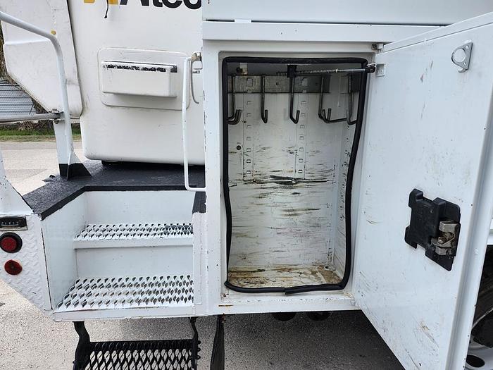 Used Altec AT40-MH Bucket Boom on 2015 Ford F550 Regular Cab Utility Truck - H21805