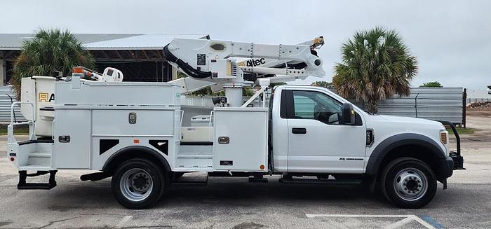 Used Altec AT41M Bucket Boom on 2018 Ford F550 Reg Cab Utility Truck - 99941