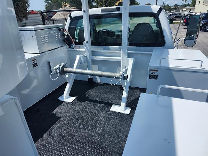 Used Altec AT40P Cable Placer on 2015 Ford F-750 XL Non-CDL Reg Cab Utility Truck - 75335