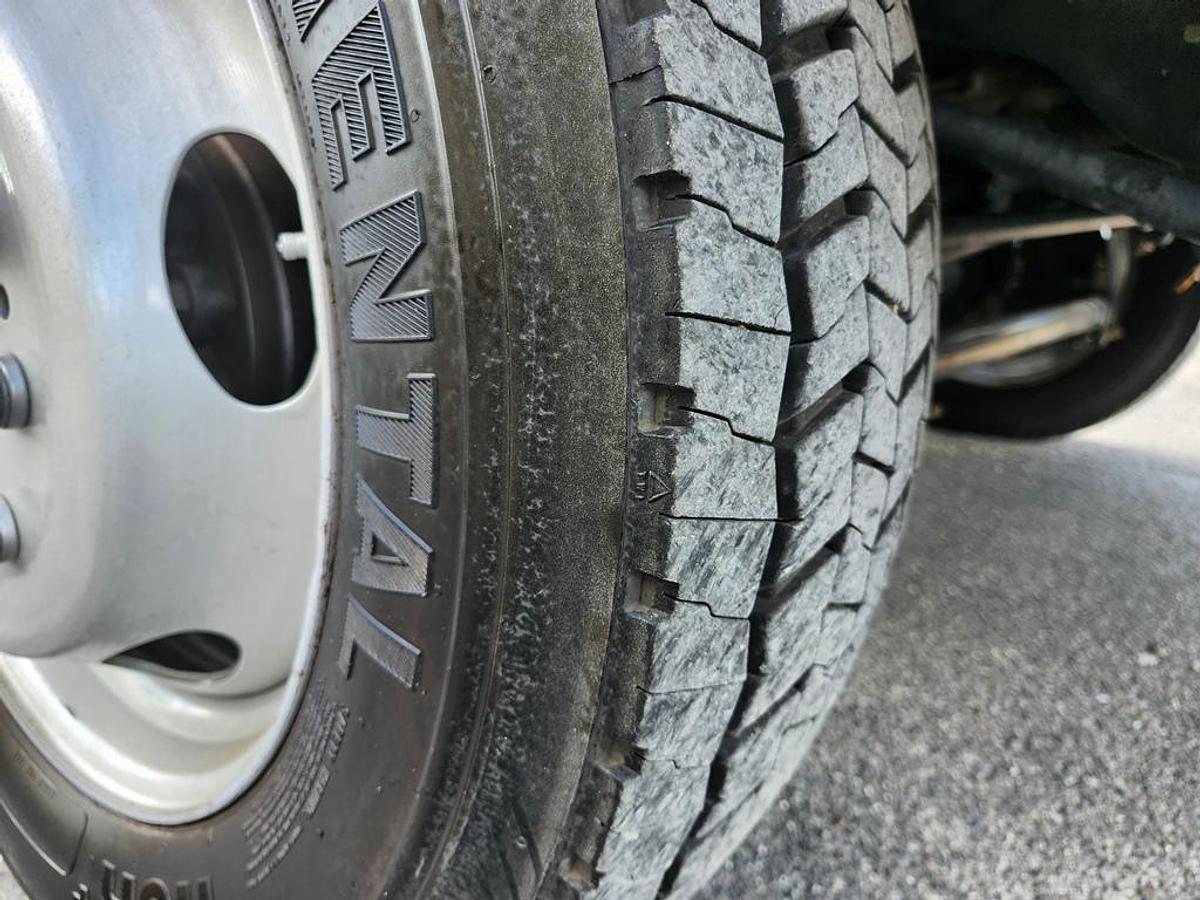 Used Altec AT41M Bucket Boom on 2019 Ford F550 4x4 Reg Cab Utility Truck - 88481