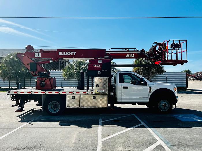 Used Elliott M43R Sign Crane on 2021 Ford F550 4x2 Reg Cab Flatbed Truck - M12904