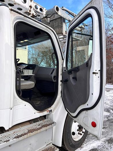 Used Altec AT40C Cable Placer on 2014 Freightliner M2-106 Reg Cab Utility Truck - RS7222