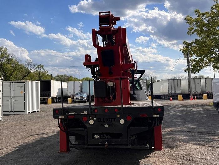 Used Elliot L60R Sign Crane on 2006 Ford F750 4x2 Reg Cab Flatbed Truck - R77335