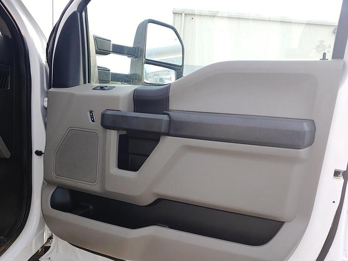 Used Altec AT41M Bucket Boom on 2018 Ford F550 4x4 Reg Cab Utility Truck - P04802