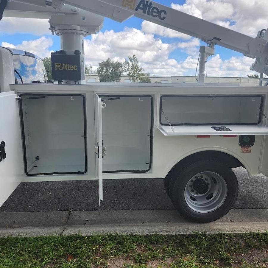 Used Altec AT235P Cable Placer on 2017 Ford F550 Utility Truck - 91911