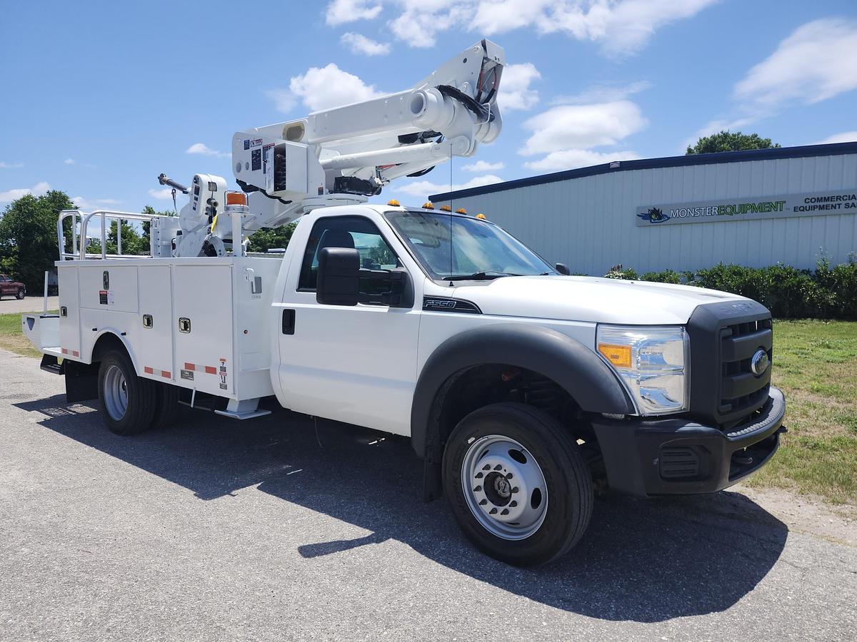 Used Altec AT40S 2-Man Basket Sign Boom on 2016 4x4 Ford F550 Reg Cab Utility Truck - P86066