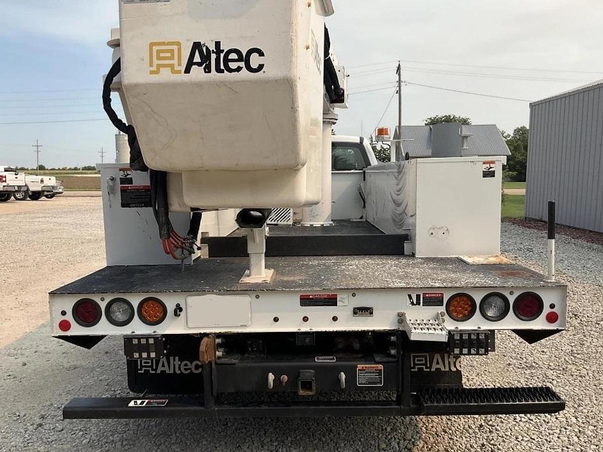 Used Altec AT41M Bucket Boom on 2019 Ford F550 4x4 Reg Cab Utility Truck - 23516