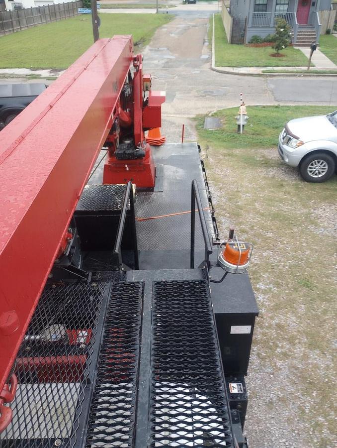 Used Altec LS63 Sign Crane on 2012 Ford F750 Reg Cab Flatbed Truck - 66987