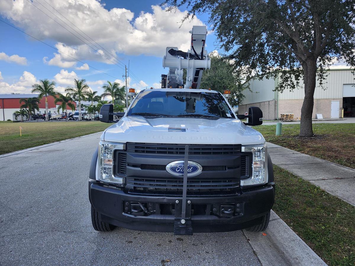 Used Altec AT41M Bucket Boom on 2019 Ford F550 4x4 Reg Cab Service Truck - 15762