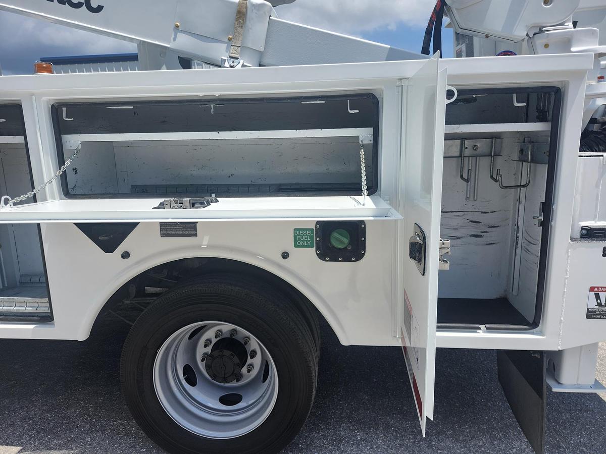 Used 2019 Altec AT48M Bucket Boom on a 2019 Ford F550 4x4 Regular Cab Utility Truck - 15672