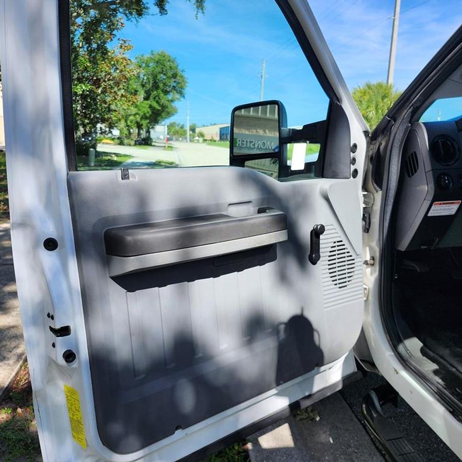 Used Altec AT40S Sign Boom on 2015 Ford F550 Utility Truck - 72707