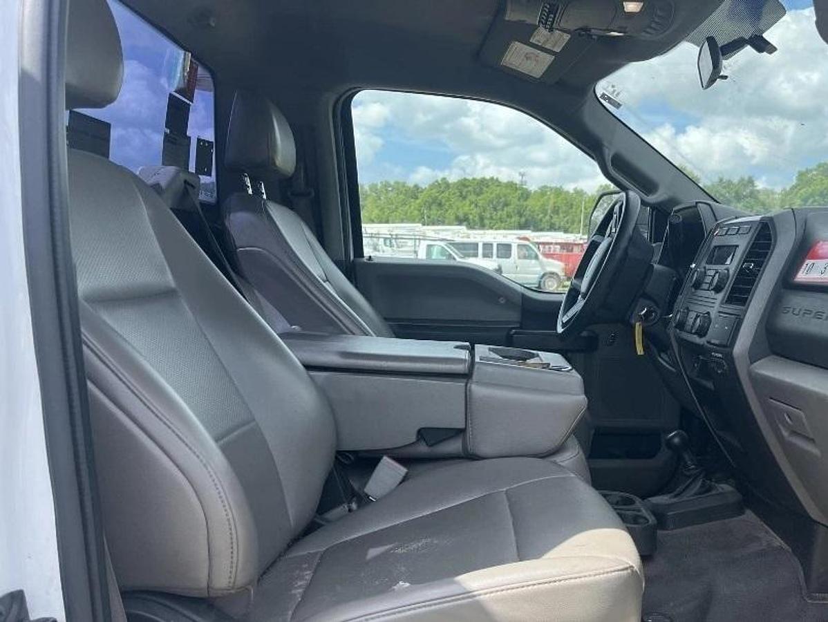 Used 2019 Altec AT48M Bucket Boom on a 2019 Ford F550 4x4 Regular Cab Utility Truck - 15672